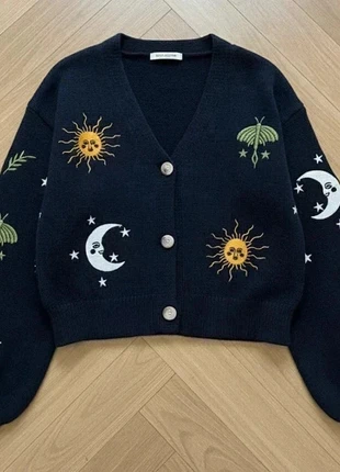 Cardigan Décontracté Femme – Motif Soleil & Lune, Col V Boutonné (Acrylique, Taille M), brand: Lunara Knitwear, condition: Very good, size: M / 38 / 10, €59.90, €63.60 includes Buyer Protection