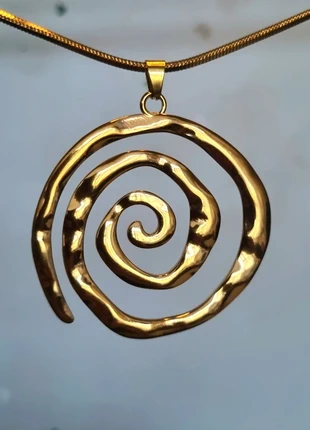 Prachtige goudkleurige ketting met grote hanger ●Stainlesssteel, staat: Heel goed, € 6,95, € 8,00 inclusief Kopersbescherming Pro