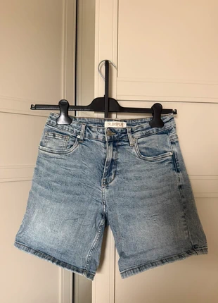 R. Display korte broek, brand: R. Display, condizioni: Nuovo senza cartellino, taglia: S / IT 40 / EU 36, €6.00, €7.00 include la Protezione acquisti