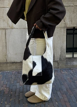 Cow shopper bag 100% genuine hair on leather, marque: HUES STUDIOS, état: Neuf avec étiquette, 99,00 €, 104,65 € Protection acheteurs incluse