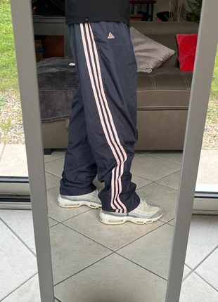 Jogging Adidas track pant edition limité baggy vintage parachute des années 2000's air max 95, marque: adidas, état: Très bon état, taille: L, 26,00 €, 28,00 € Protection acheteurs incluse