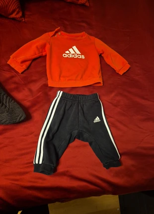 Warm adidas pak gevoerd., marca: adidas, estado: Bueno, tamaño: 6-9 meses / 68 cm, 8,00 €, 9,10 € Protección al comprador incluida