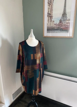 Jolie robe multicolore, staat: Goed, maat: L / 40 / 12, € 4,00, € 4,90 inclusief Kopersbescherming