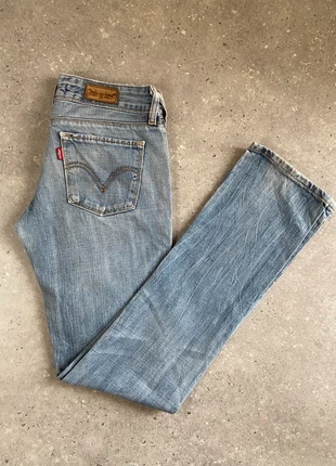 Jean Levi's Femme 571 Slim Fit coupe droite W28 L34 denim bleu clair patch brodé, marque: Levi's, état: Très bon état, taille: M / 38 / 10, 22,00 €, 23,80 € Protection acheteurs incluse