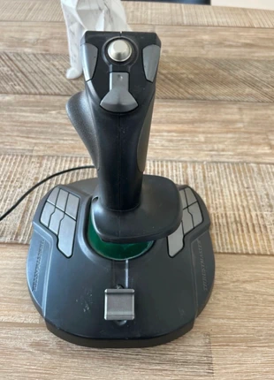 Thrustmaster t.16000m, marke: Thrustmaster, zustand: Sehr gut, 20,00 €, 21,70 € inklusive Vinted-Käuferschutz