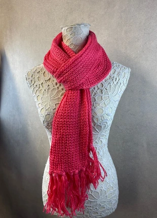 Écharpe tricotée rose fuchsia à franges – Lot MI35, condition: Very good, €7.50, €8.58 includes Buyer Protection Pro