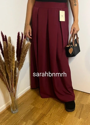 Jupe trapèze bordeaux, marque: Boutique Parisienne, état: Très bon état, taille: Taille unique, 17,00 €, 18,55 € Protection acheteurs incluse