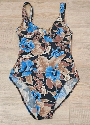 🟣🦋 Bañador negro floreado. Talla S., brand: Vintage Dressing, condizioni: Ottime, taglia: S / IT 40 / EU 36, €11.95, €13.25 include la Protezione acquisti Pro