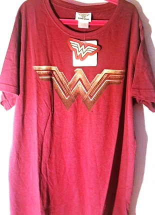 T-shirt officiel Wonder Woman – Licence DC Comics, marke: Wonder Woman, zustand: Sehr gut, größe: XXL / 44 / 16, 10,00 €, 11,20 € inklusive Vinted-Käuferschutz