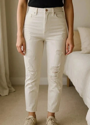 Jean blanc troué taille haute 36 femme Stradivarius comme neuf, marke: Stradivarius, zustand: Neu, größe: S / 36 / 8, 12,00 €, 13,30 € inklusive Vinted-Käuferschutz