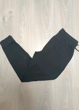 Jogging Lululemon, Noir, Taille 12, marke: Lululemon, zustand: Sehr gut, größe: L / 40 / 12, 19,90 €, 21,60 € beinhaltet Vinted-Käuferschutz Pro