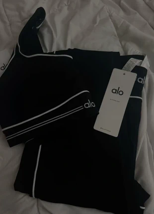 Alo Yoga Black Set - Top & Leggings (Size S), brand: Alo Yoga, condition: New with tags, size: S / 36 / 8, €90.00, €95.20 includes Buyer Protection