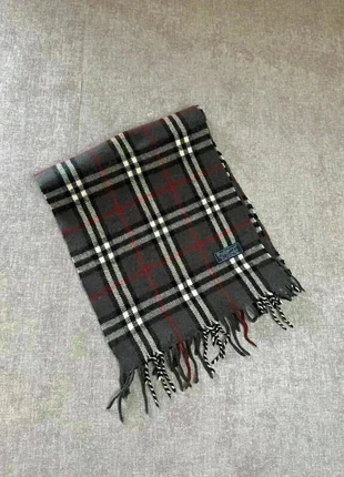 Écharpe Burberry gris, marke: Burberry, zustand: Sehr gut, 45,00 €, 47,95 € beinhaltet Vinted-Käuferschutz Pro
