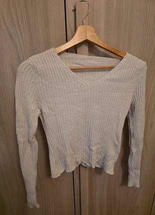 Maglioncino crop top a costine con scollo a V, brand: NOBRAND.PT, condizioni: Discrete, taglia: M / IT 42 / EU 38, €2.00, €2.80 include la Protezione acquisti