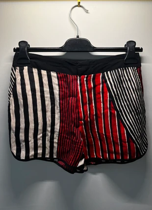 Short à motifs rouge et noir, taille S, marque: Les Petites Collection, état: Très bon état, taille: S / 36 / 8, 7,00 €, 8,05 € Protection acheteurs incluse
