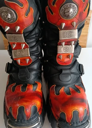 Botas New Rock con llamas, brand: New Rock, condizioni: Ottime, taglia: 43, €150.00, €158.20 include la Protezione acquisti