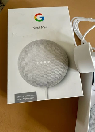Google Nest Mini 2nd generation smart bluetooth speaker, marque: Google, état: Neuf sans étiquette, 20,00 €, 21,70 € Protection acheteurs incluse