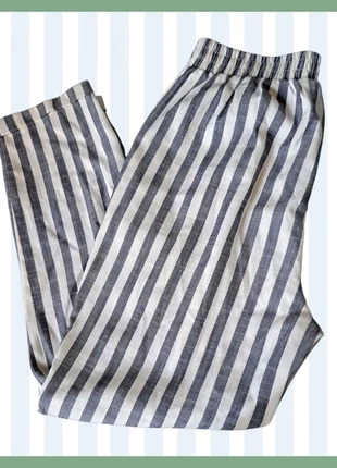 Pantaloni fluidi righe blu bianco Stradivarius S, marca: Stradivarius, estado: Muy bueno, tamaño: S / 36 / 8, 8,00 €, 9,10 € Protección al comprador incluida