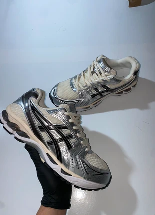 Asics Kayano Homme Taille 45 (taille petit comme du 44), marque: Asics, état: Très bon état, taille: 45, 75,00 €, 79,45 € Protection acheteurs (Pro) incluse