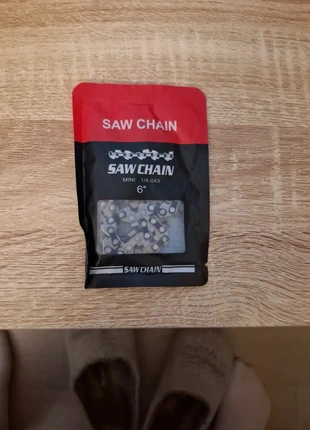 Chaine pour petite tronconneuse 23 cms de longueur sur un coté soit longueur totale 46 cms, merk: Saw Chain, staat: Nieuw met prijskaartje, € 3,00, € 3,85 inclusief Kopersbescherming