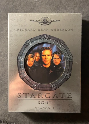Stargate SG-1 collection box – seizoen 1 compleet - In goede staat, disks werken perfect., état: Très bon état, 7,00 €, 8,05 € Protection acheteurs incluse