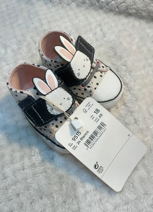 Sapatilhas bebe, marque: Mayoral, état: Neuf avec étiquette, taille: 18, 5,00 €, 5,95 € Protection acheteurs incluse