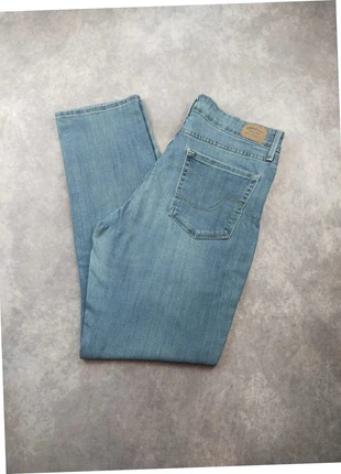 Levi’s Signature jean bleu clair droit W30 L30 FR 40 femme “10”, merk: Levi's, staat: Heel goed, maat: L / 40 / 12, € 14,00, € 15,40 inclusief Kopersbescherming Pro