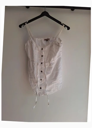 331. Haut blanc à bretelles boutons taille 40, marque: Kiabi, état: Très bon état, taille: L / 40 / 12, 5,00 €, 5,95 € Protection acheteurs (Pro) incluse