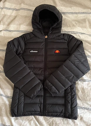 Ellesse pufferjas puffercoat pufferjack kinderen zwart maat 140/146, 10 jaar, marque: Ellesse, état: Neuf avec étiquette, taille: 10 ans / 140 cm, 27,50 €, 29,58 € Protection acheteurs (Pro) incluse