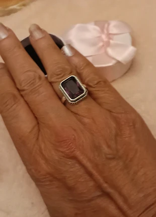 Anillo Minimalista plateado con piedra morada aguada, brand: Larretxi, condizioni: Nuovo senza cartellino, taglia: 16,9 mm Ø / 13,5, €9.80, €10.99 include la Protezione acquisti