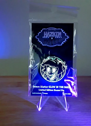 Pin Alastor Glow in the dark Officiel par Sharkrobot, marque: Sharkrobot, état: Neuf avec étiquette, 40,00 €, 42,70 € Protection acheteurs incluse