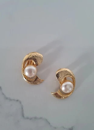 Vintage klipoorbellen goud met parel, merk: Clips, staat: Heel goed, € 5,00, € 5,95 inclusief Kopersbescherming