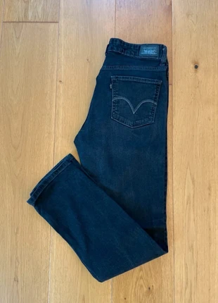 Jean Lévis mid rise Skinny noir W28 - Taille mi-haute, marke: Levi's, zustand: Sehr gut, größe: M / 38 / 10, 25,00 €, 26,95 € beinhaltet Vinted-Käuferschutz Pro