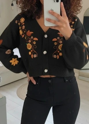 Cardigan élégant à motif floral noir et orange – Taille S, marque: SOEN, état: Très bon état, taille: S / 36 / 8, 45,00 €, 47,95 € Protection acheteurs incluse