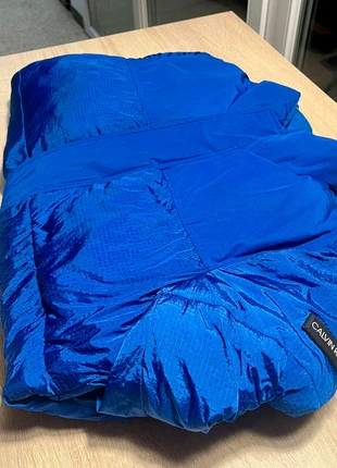 Doudoune Calvin Klein bleue matelassée | Calvin Klein blue padded puffer jacket, marca: Calvin Klein, estado: Muito bom, tamanho: M, €64.00, €67.90 inclui Proteção do Comprador