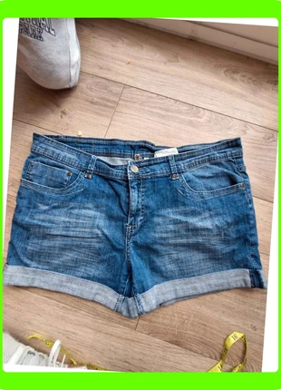R0011. Short en jean bleu T46 très bon état, marque: Spot, état: Très bon état, taille: XXXL / 46 / 18, 4,00 €, 4,90 € Protection acheteurs (Pro) incluse
