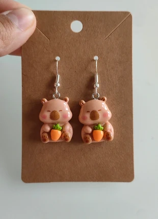 Pins capybara avec carotte, état: Neuf sans étiquette, 2,90 €, 3,75 € Protection acheteurs incluse