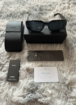 Sunglasess Prada Symbole 17WS | Black| Dark grey Lens|Unisex|Luxury| Fashion, marke: Prada, zustand: Sehr gut, 58,90 €, 62,55 € inklusive Vinted-Käuferschutz