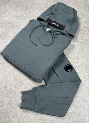 Sweat à Capuche CP Company Pull Gris en Coton Hoodie Taille L, marque: C.P. Company, état: Très bon état, taille: L, 119,99 €, 126,69 € Protection acheteurs incluse