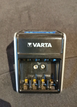 Varta Batterie Ladegerät LCD Plug Charger, brand: VARTA, condizioni: Buone, €8.00, €9.10 include la Protezione acquisti