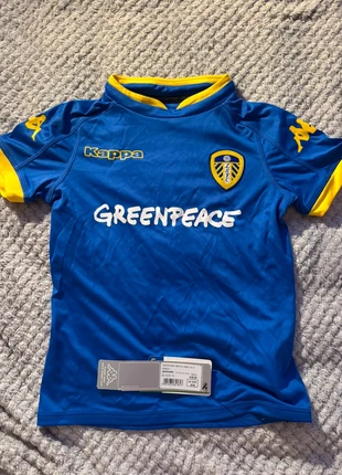 Leeds United junior away shirt 16/17 season, brand: LEEDS UNITED, condition: New with tags, size: 5 years / 110 cm, £10.00, £11.10 includes Buyer Protection