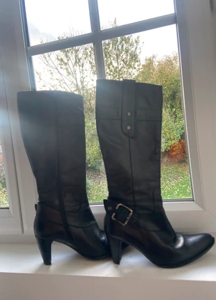 Bottes à talons noires, marque: Le Défilé, état: Bon état, taille: 36, 35,00 €, 37,45 € Protection acheteurs incluse