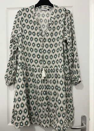 Robe à motifs, brand: Gerard Pasquier, condizioni: Ottime, taglia: L / IT 44 / EU 40, €2.00, €2.80 include la Protezione acquisti