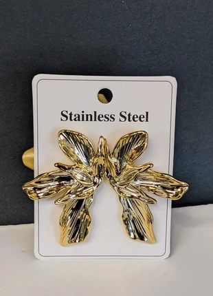 Orecchini modello Zara in acciaio, brand: INOX, condizioni: Nuovo con cartellino, €1.50, €2.28 include la Protezione acquisti Pro