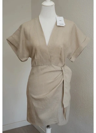 Joli Robe en Lin 100%& Other
Stories-Beige T34, marca: & Other Stories, estado: Nuevo con etiquetas, tamaño: XS / 34 / 6, 35,00 €, 37,45 € Protección al comprador incluida