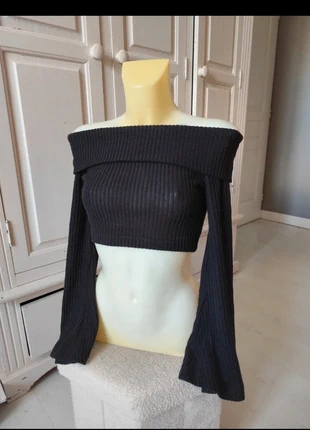 Pull/Top court chaud noir à manches évasées longues T38, marque: Pull/Top court chaud noir à manches évasées longue, état: Très bon état, taille: M / 38 / 10, 5,00 €, 5,95 € Protection acheteurs incluse