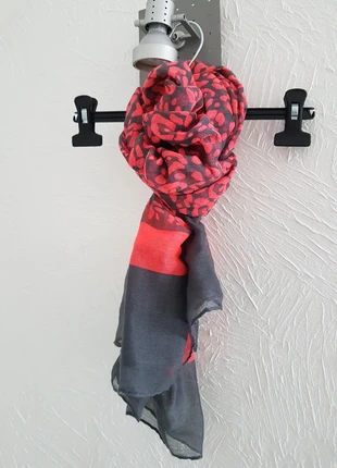 Echarpe femme, marke: boutique femme, zustand: Sehr gut, 11,00 €, 12,25 € inklusive Vinted-Käuferschutz