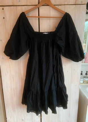 Zwarte wijde jurk met pofmouwen, merk: Costes, staat: Heel goed, maat: S / 36 / 8, € 4,50, € 5,43 inclusief Kopersbescherming