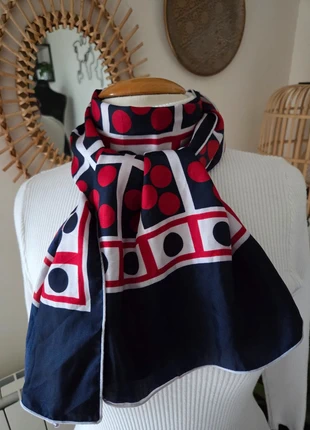🧣Foulard écharpe vintage 70's en acétate Made in France marine / rouge à motifs 36x150 cm, merk: Vintage, staat: Heel goed, € 6,00, € 7,00 inclusief Kopersbescherming Pro