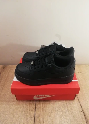 Basket Nike Air AF1, marque: Nike Air, état: Neuf avec étiquette, taille: 33, 50,00 €, 53,20 € Protection acheteurs incluse